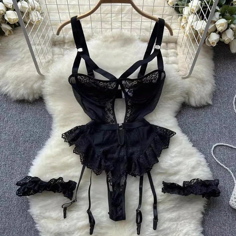 Tease and Ruffle Set